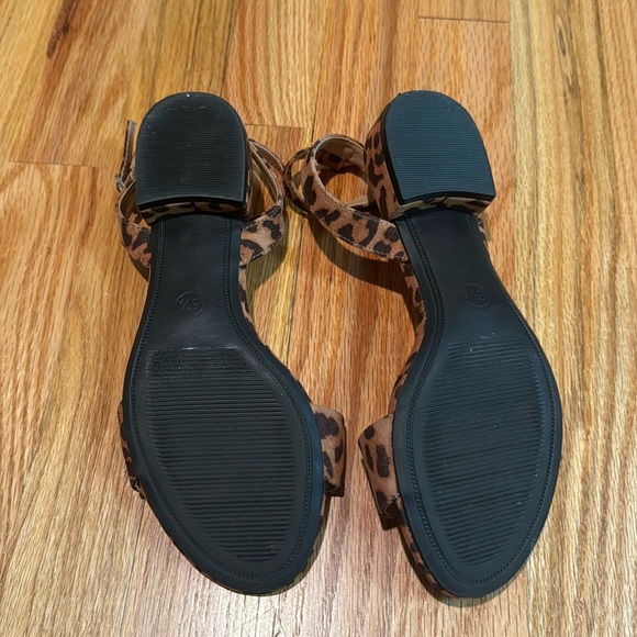 A New Day cheetah print sandals size 6.5 - Picture 4 of 7